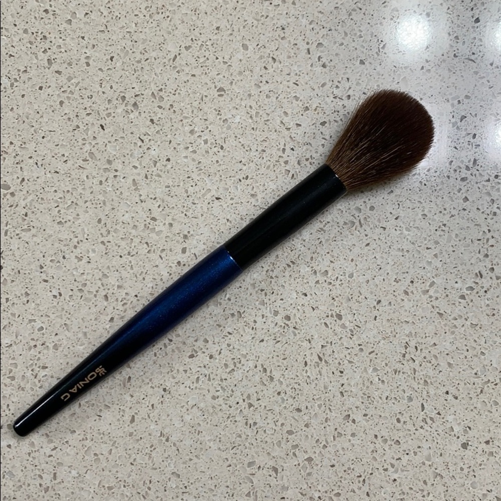 Sonia G soft cheek brush